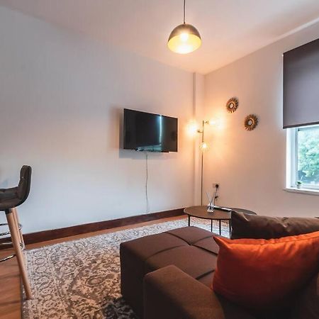 Noir - 2 Bedroom Flat - Sleeps 5 With Parking Southampton Eksteriør billede