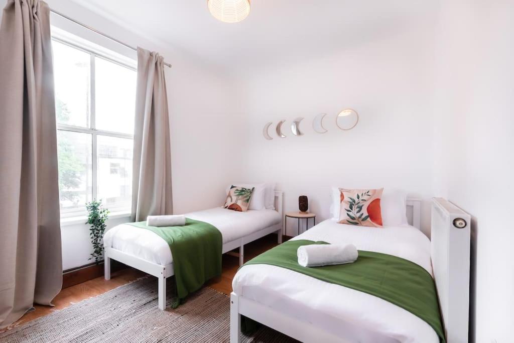 Noir - 2 Bedroom Flat - Sleeps 5 With Parking Southampton Eksteriør billede